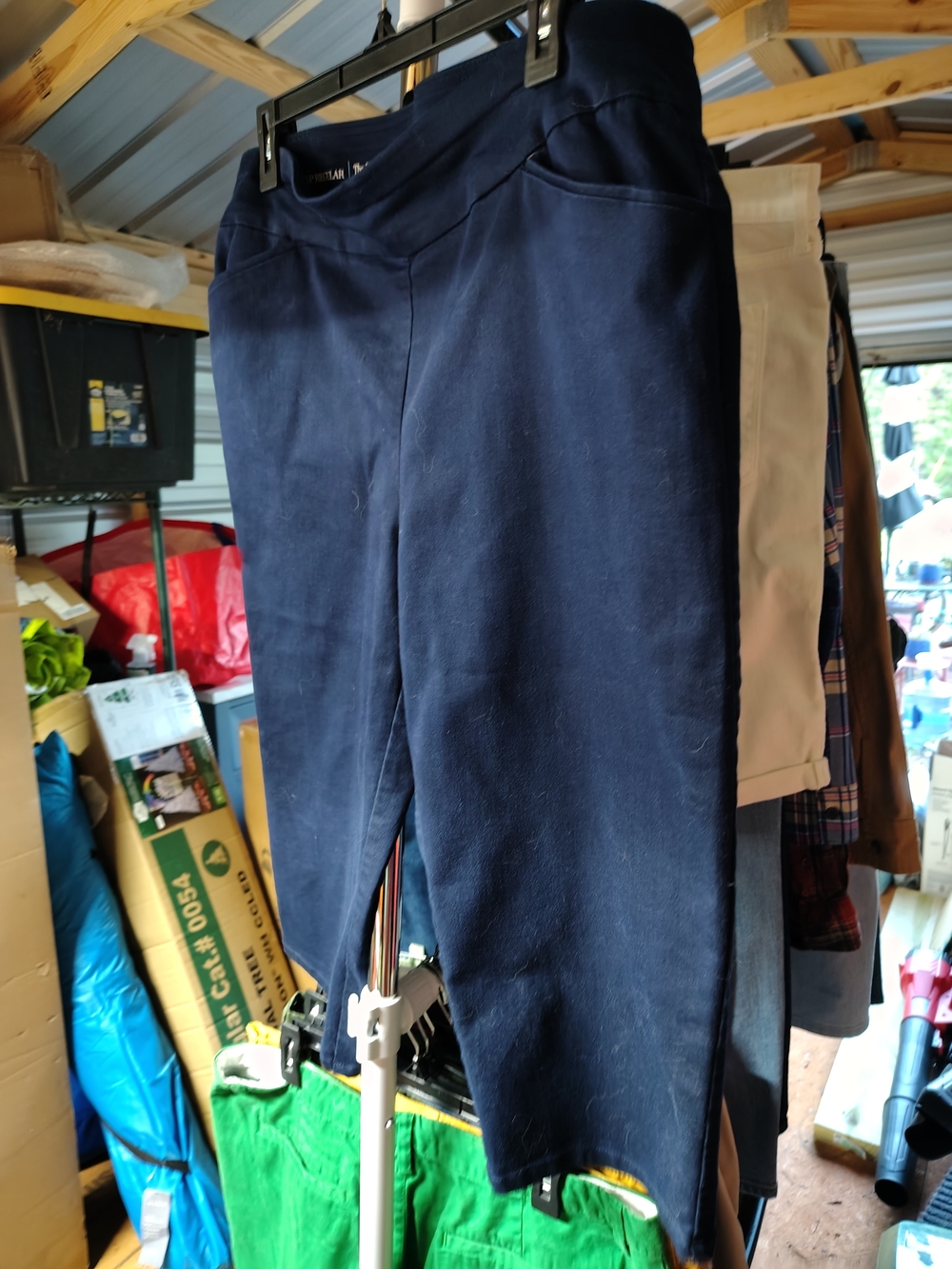croft & barrow Navy Capris with Stretch Waistband